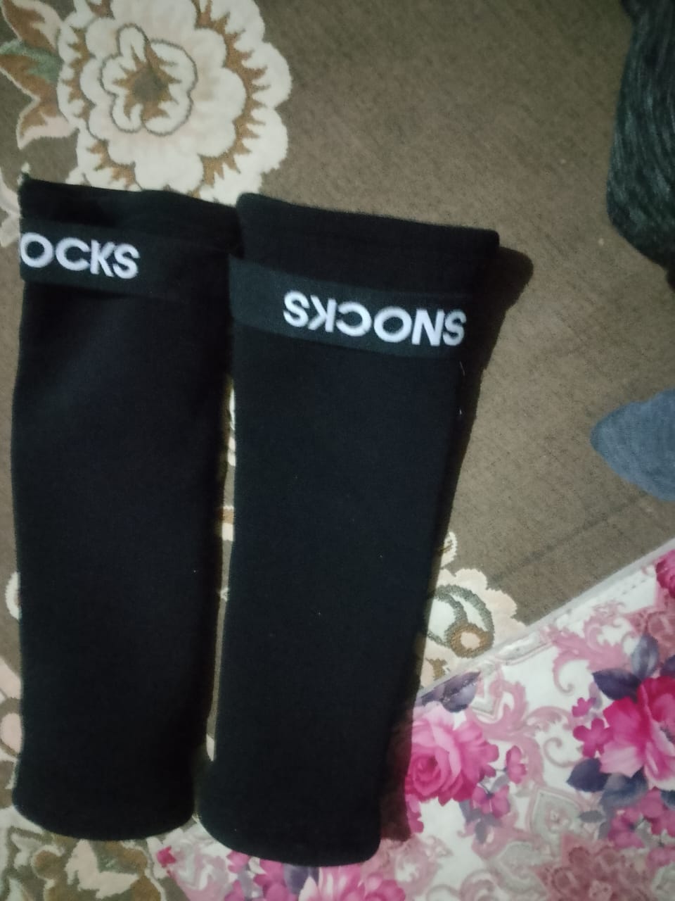 2 PCS Winter Warm Knee Pads With Strap - Allow To Open